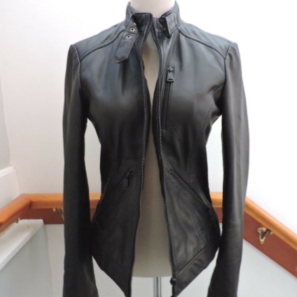 Bernardo Jackets & Blazers - BERNARDO BLACK LEATHER BIKER MOTO JACKET SLIM XS
